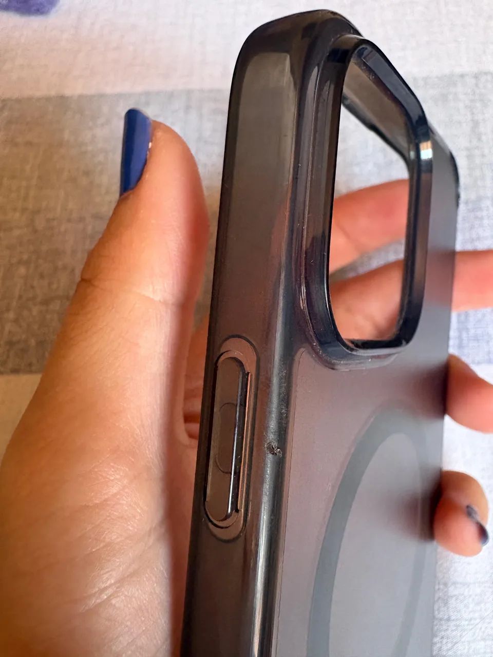 Capa spigen ultra hybrid T iPhone 16 pro max  - Foto 4