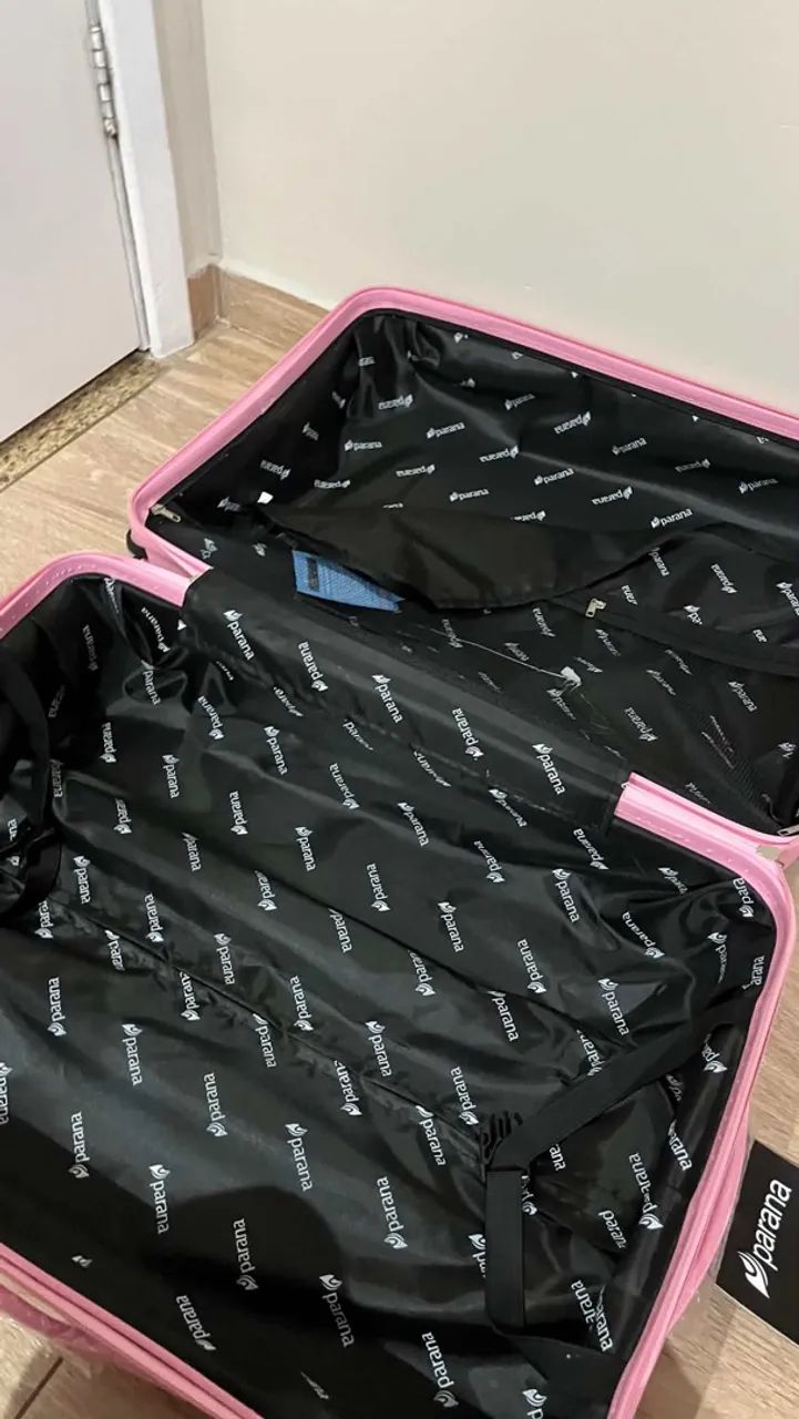 Mala de viagem rosa nunca usada  - Foto 4