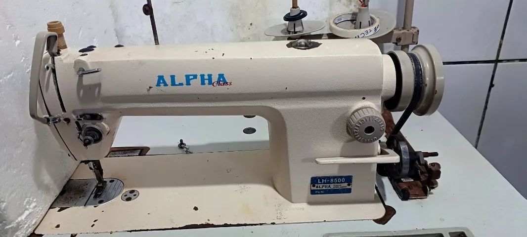 Maquina de costura industrial reta marca Alpha modelo LH8500