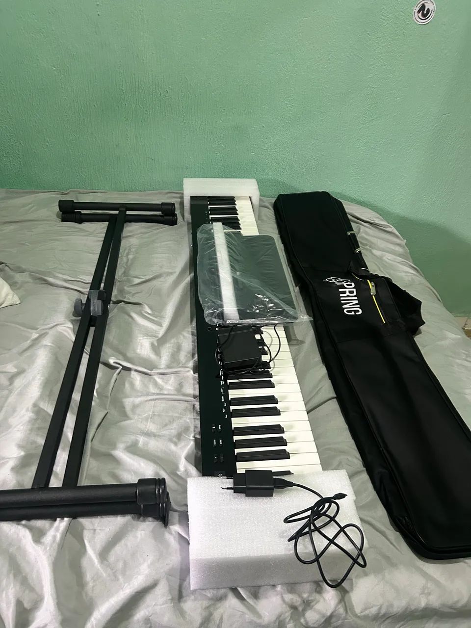 Piano digital spring PD-188 - em perfeito estado (só foi retirado da caixa uma vez) 