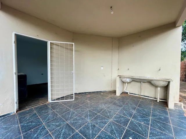 Imóvel com 2 quartos - 1 suíte e amplo quintal - Foto 5