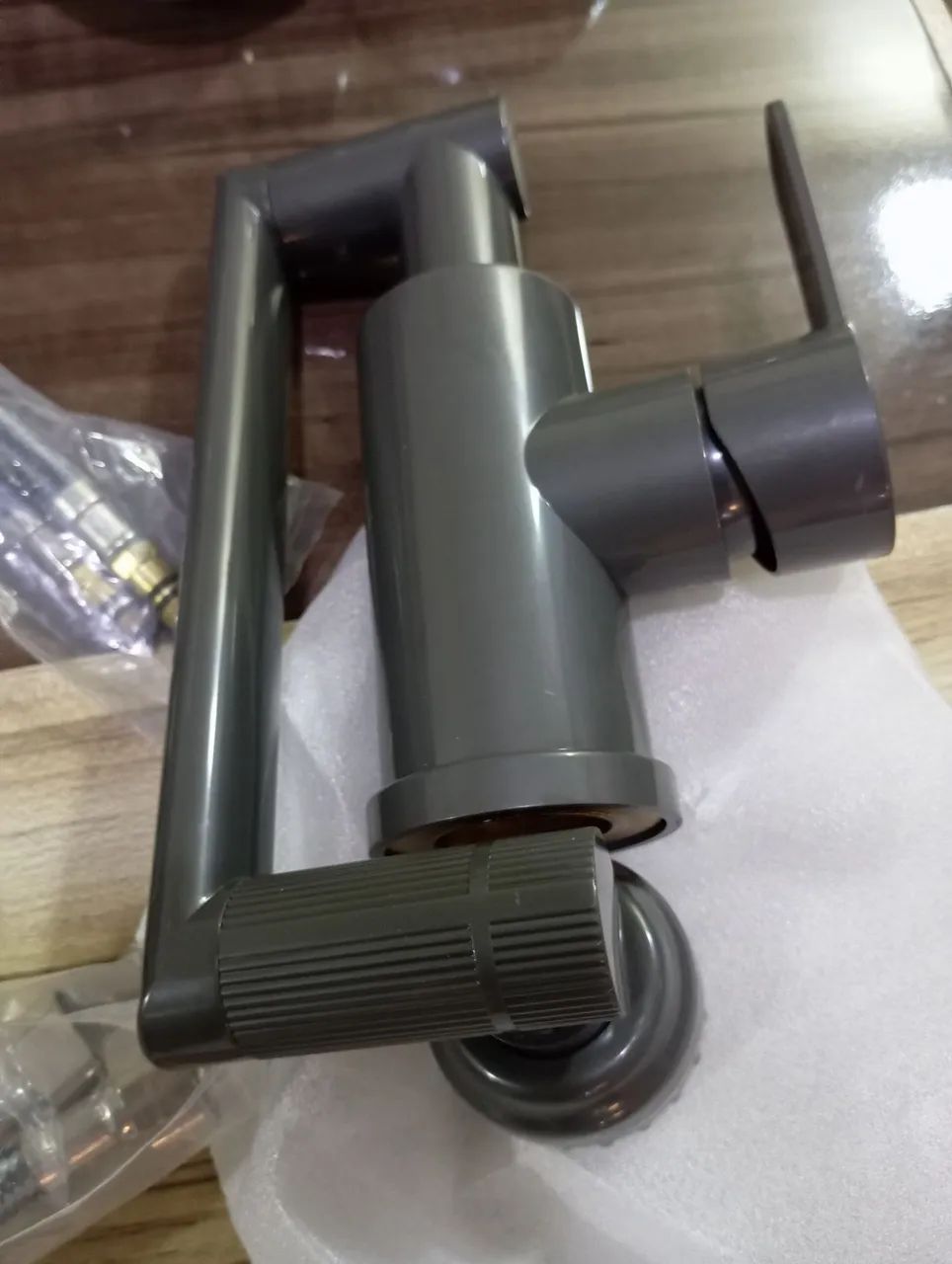 Torneira robótica com design moderno e de fácil instalação - Foto 3