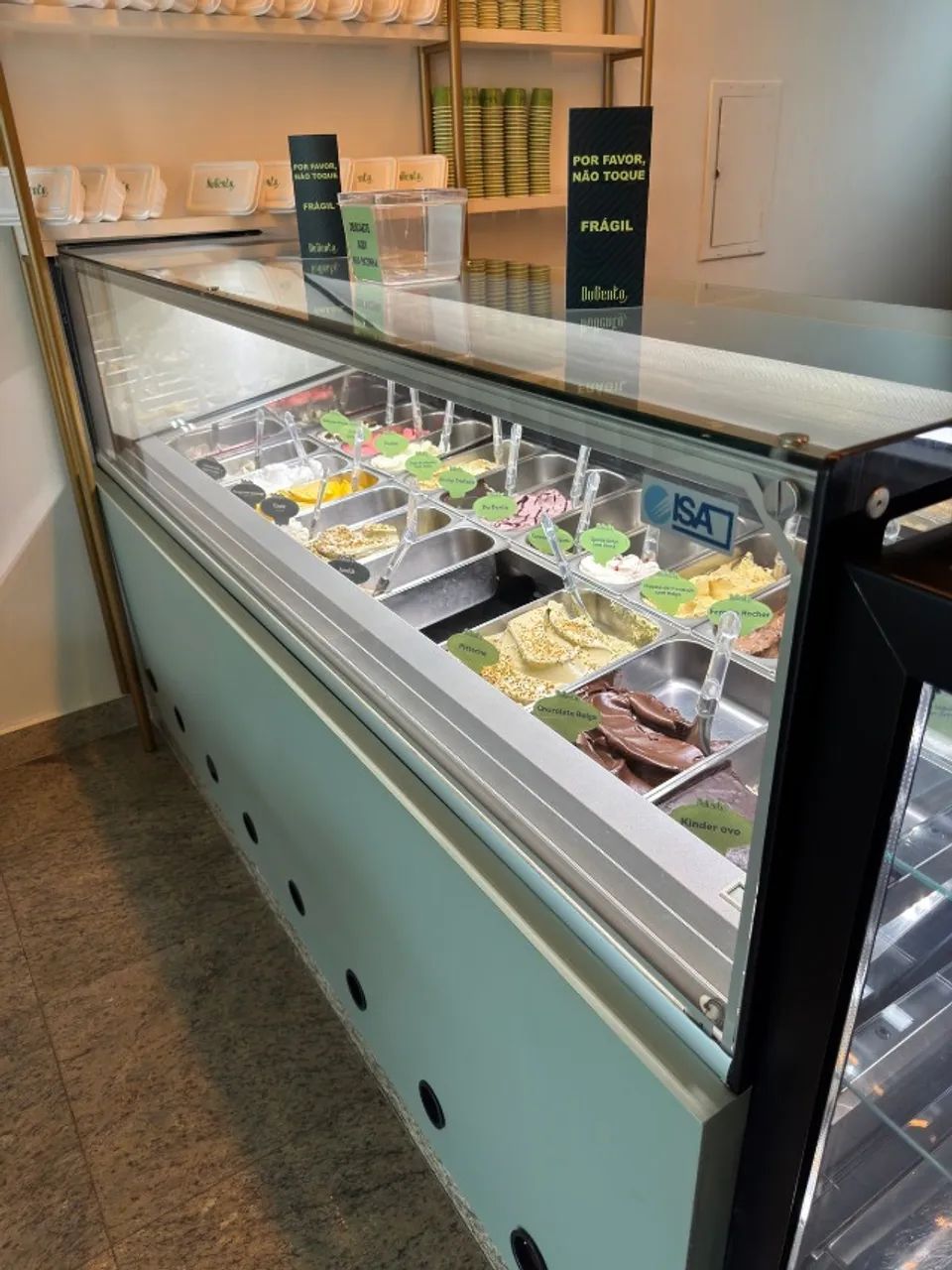 VITRINE ISA MILLENNIUM 24 SABORES 