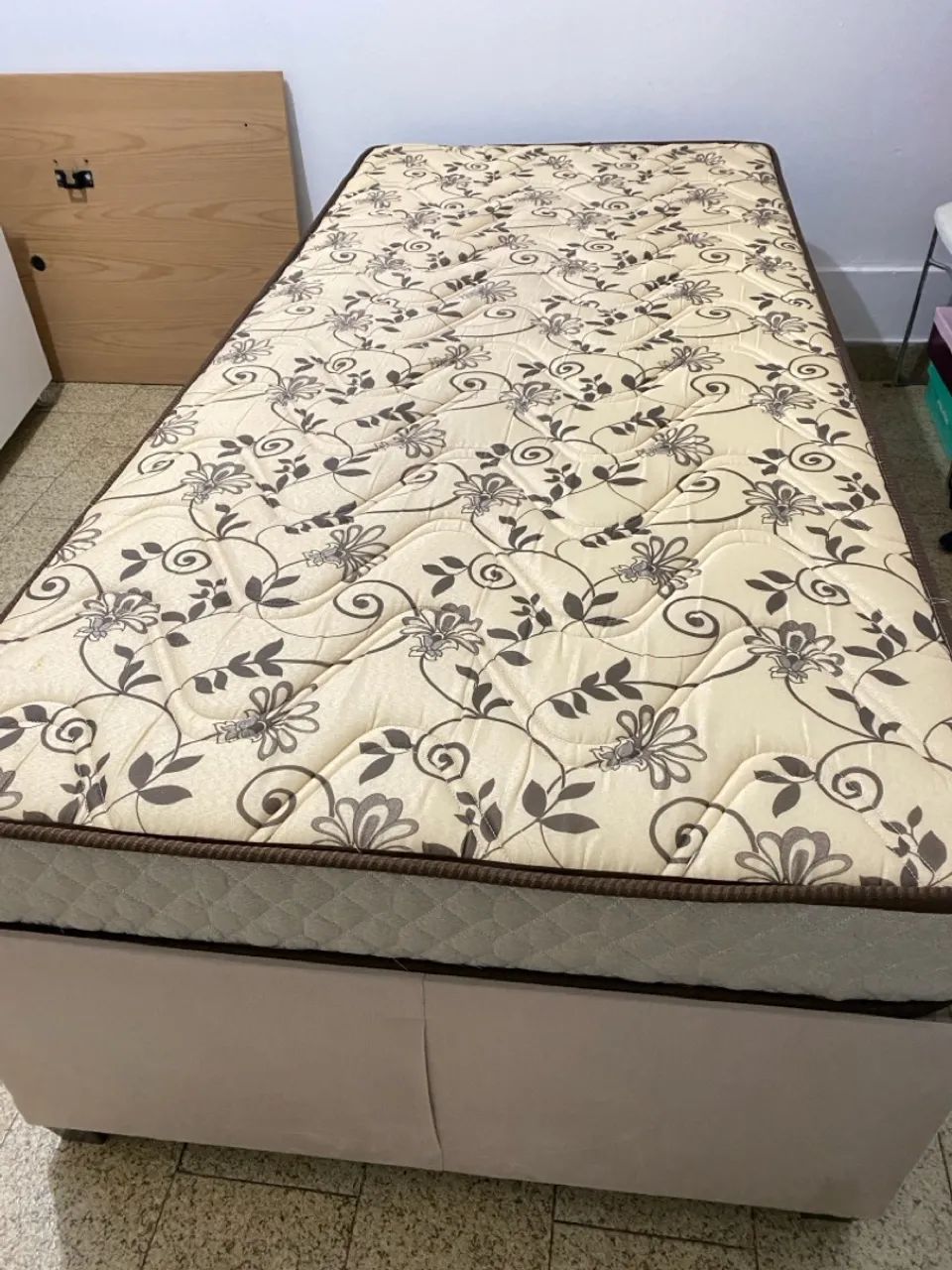 Cama box com colchão solteiro 