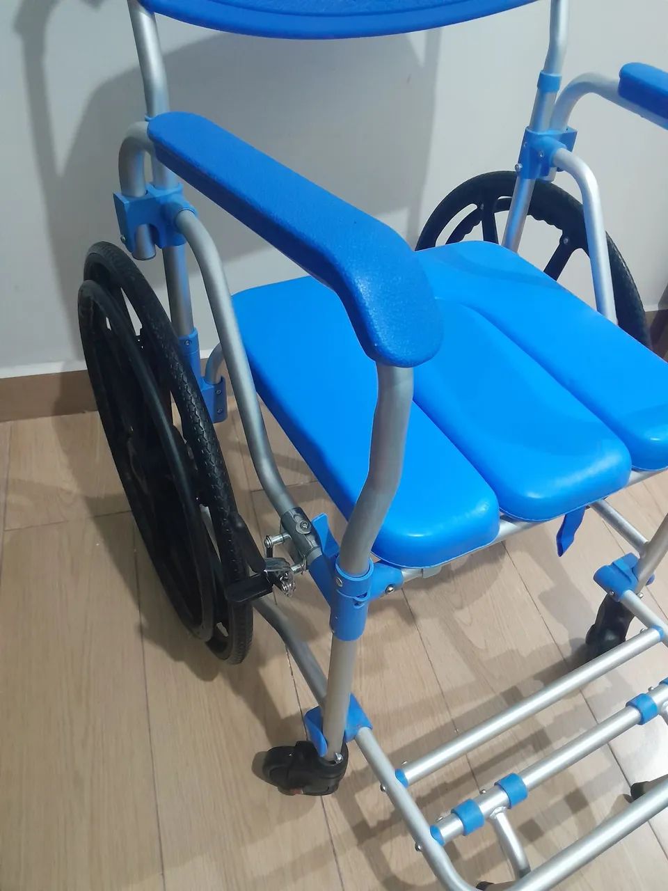 vendo cadeira pra banho - Foto 2