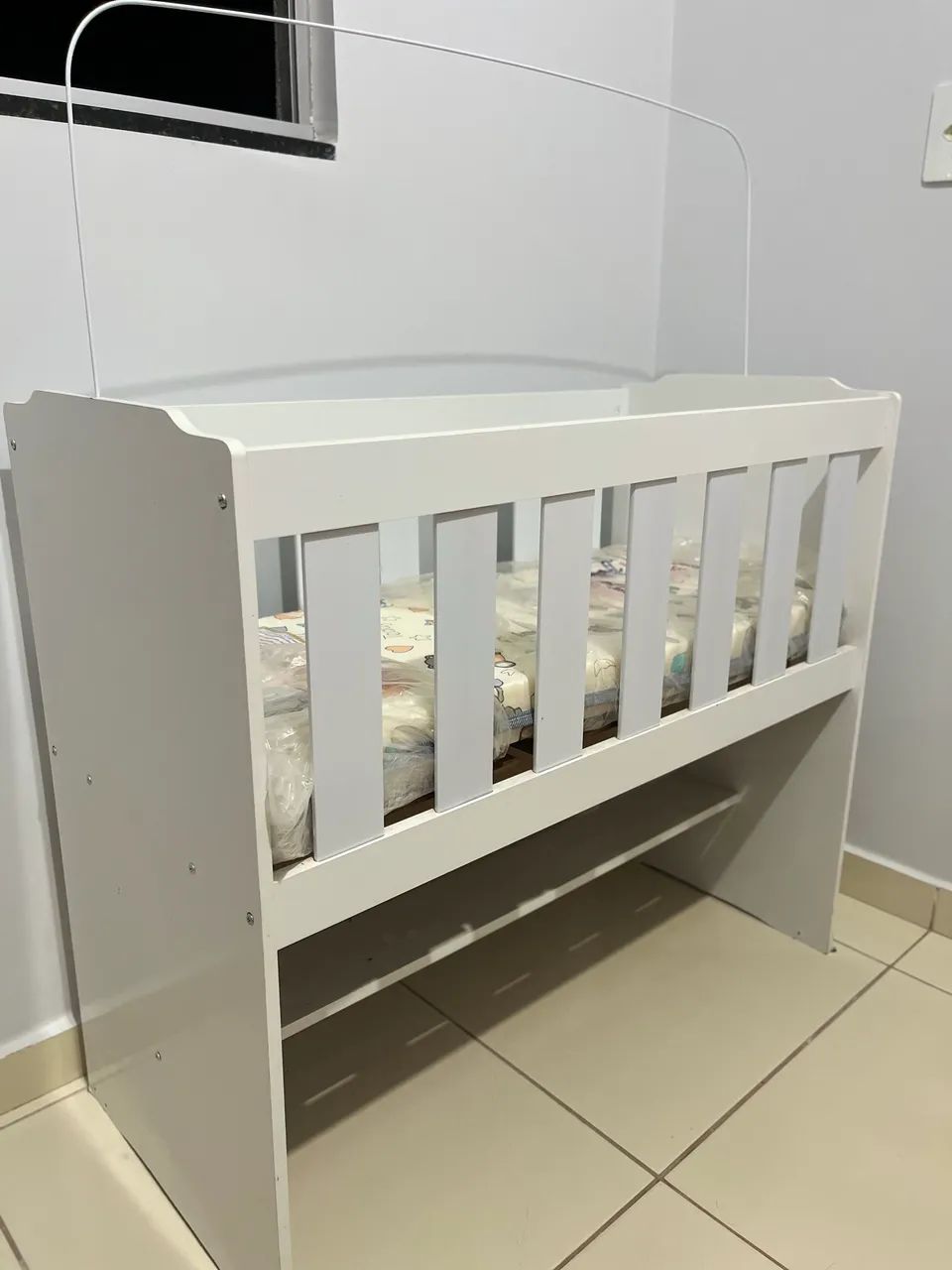 Vendo mini berço nunca usado. 