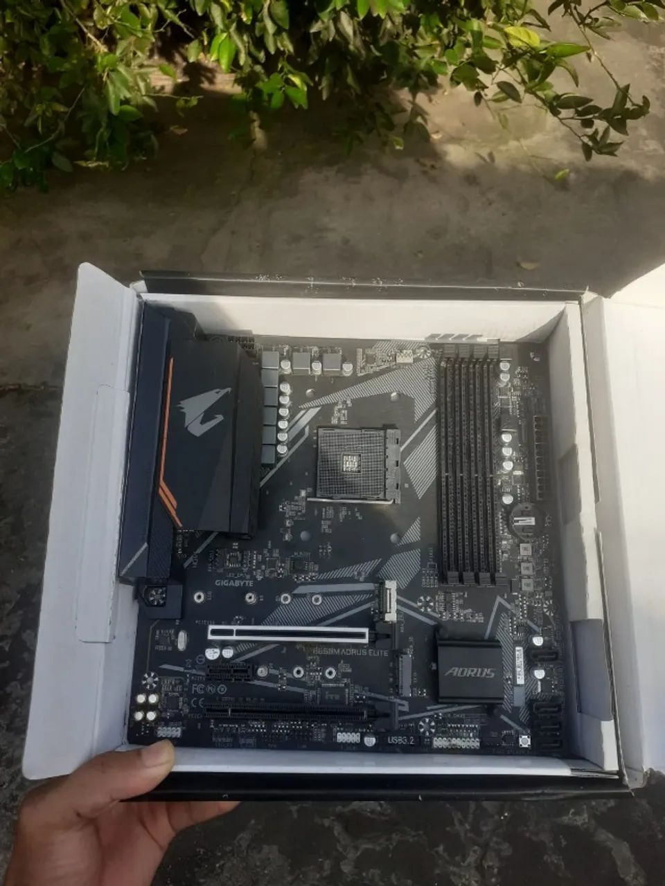 B550 AORUS ELITE LEIA DESCRIÇAO 