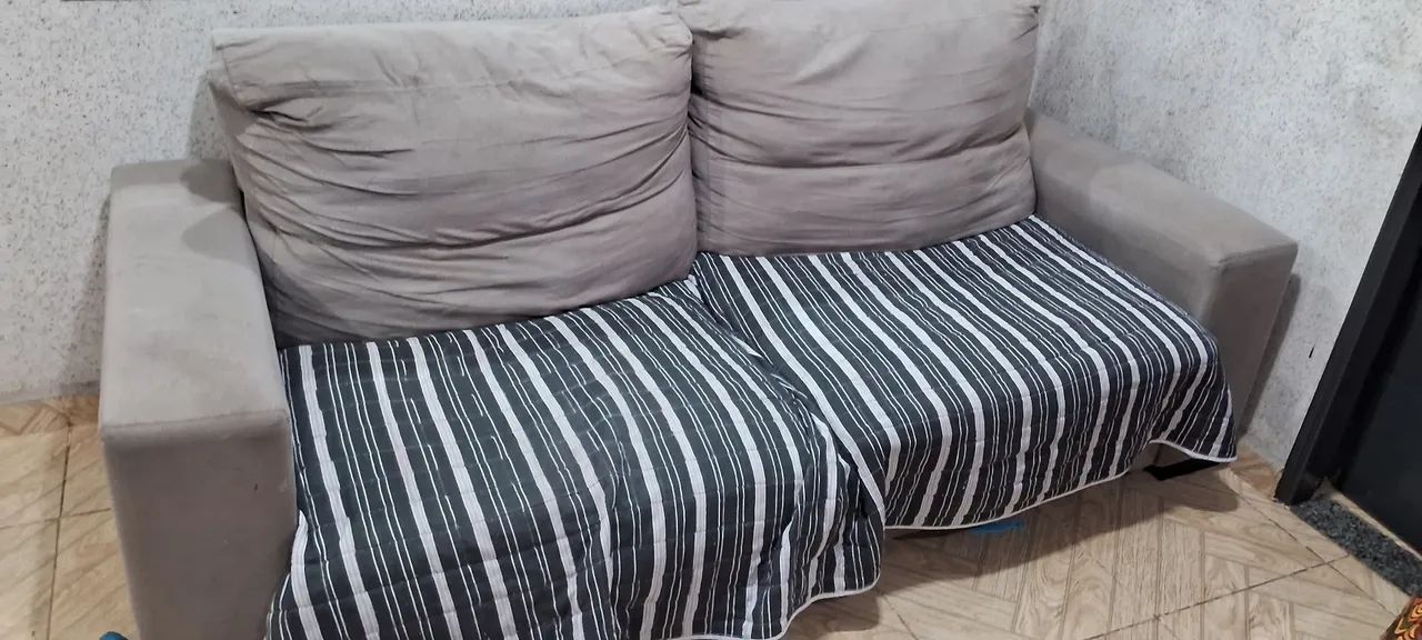 Sofá 2 lugares 
