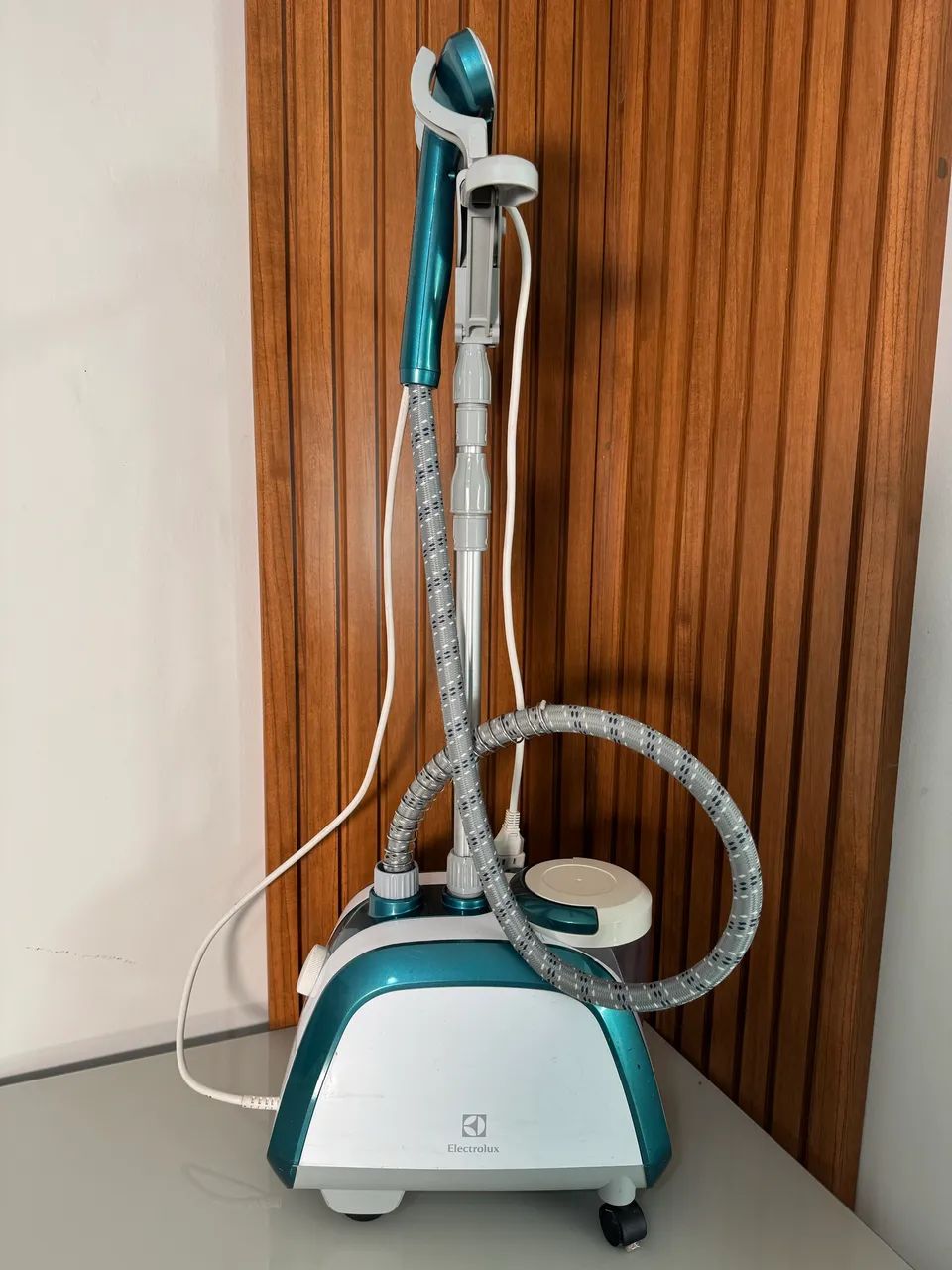 Passadeira a Vapor Vertical Steamer Electrolux GST10 - Foto 3