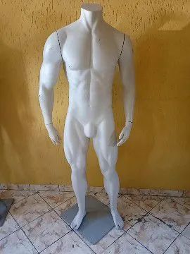 Manequim bombado masculino fibra com base