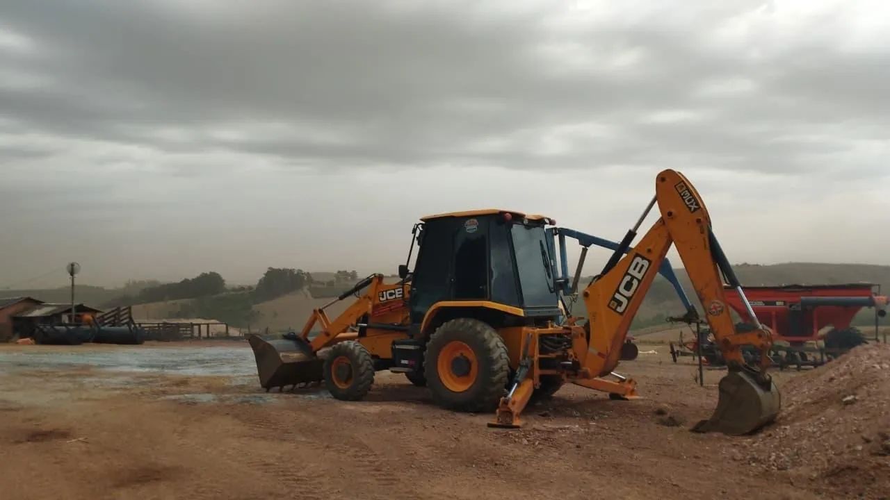 Retroescavadeira JCB 3cx