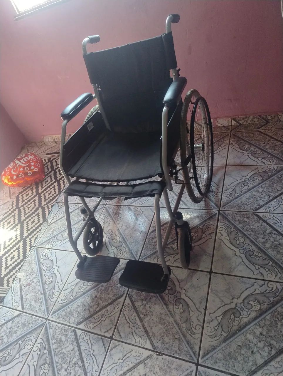 Cadeira de roda - Foto 2