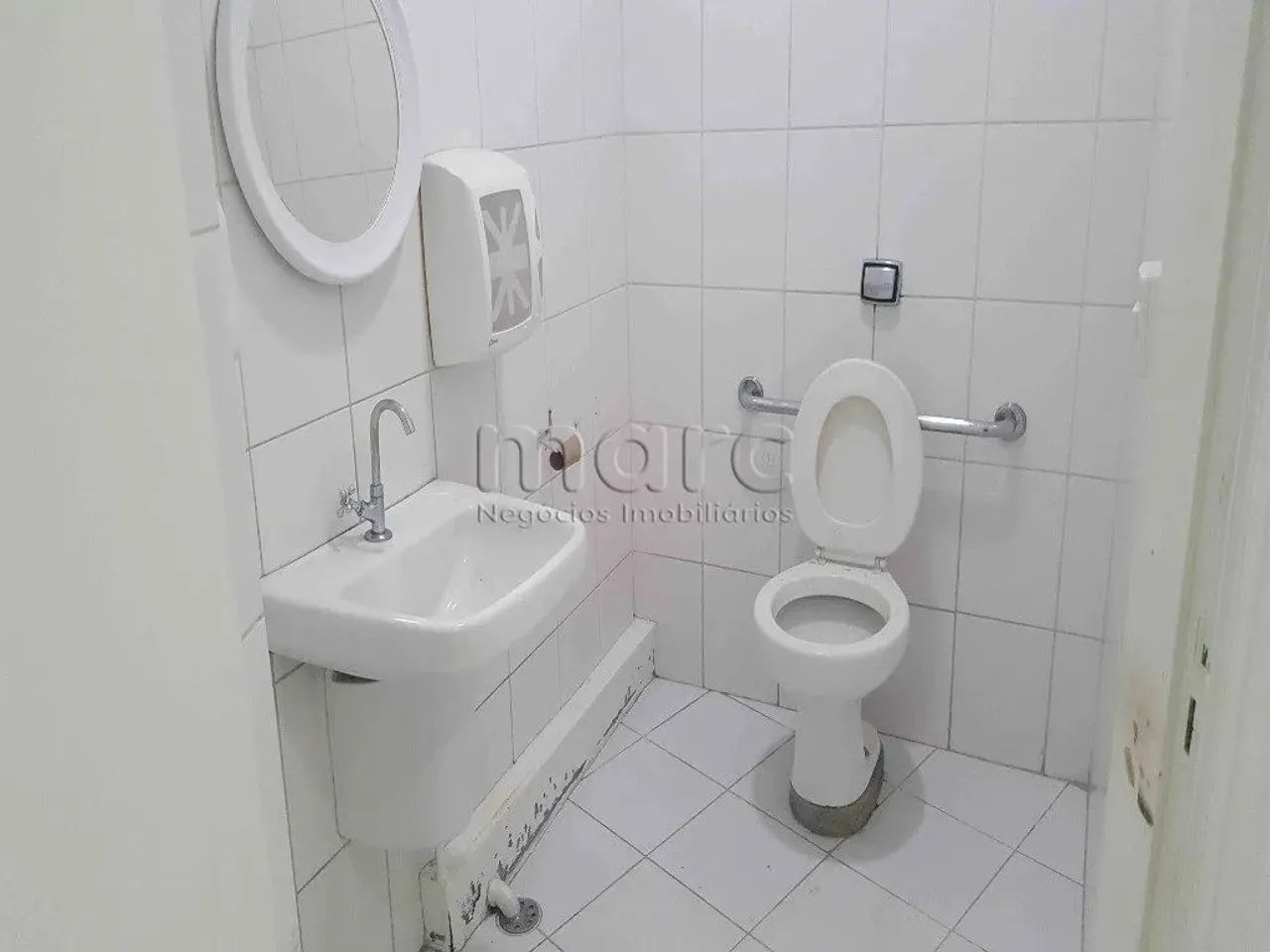 Loja totalmente reformada na República com 431m², salão grande mais sobre loja, com banhei - Foto 9