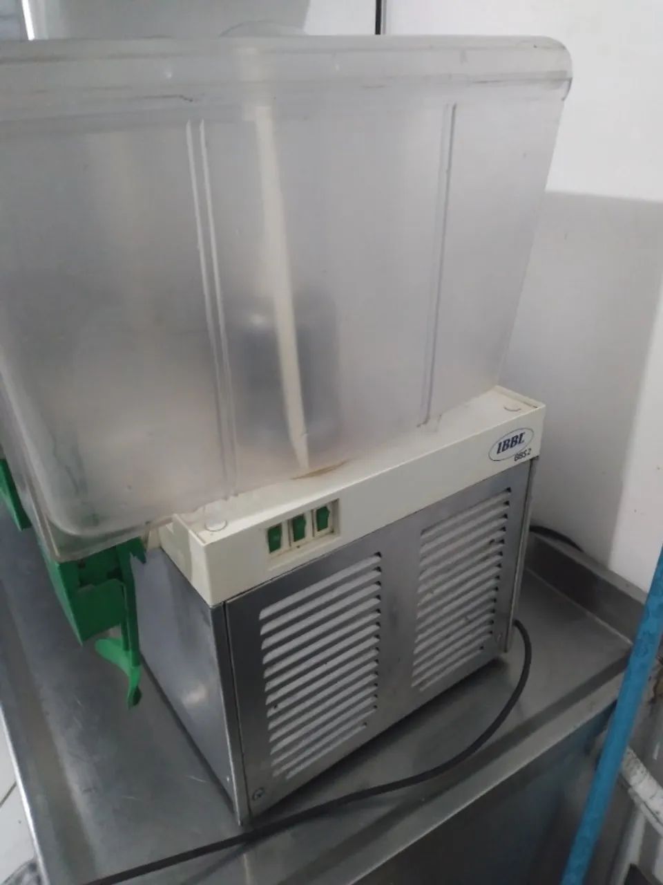 Maquina Refresqueira para sucos com duas cubas IBBL/ BBS2 110 VOLTS - Foto 2