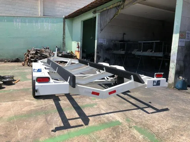 Carreta para lancha até 24 pés
