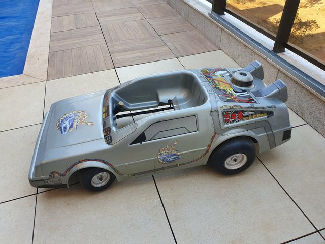 Delorean Elétrico para crianças