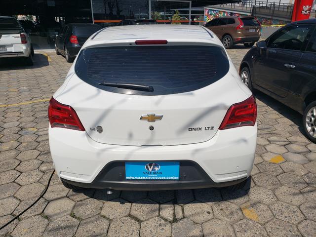 Onix LTZ 1.4 2017 completo - Foto 5