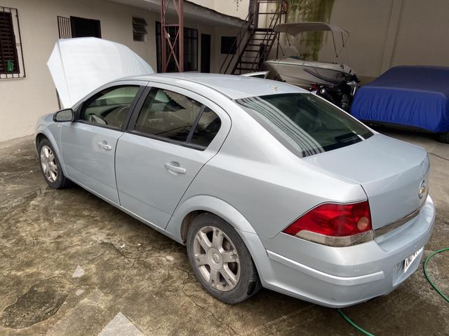 Vectra elegance couro e Gnv automático