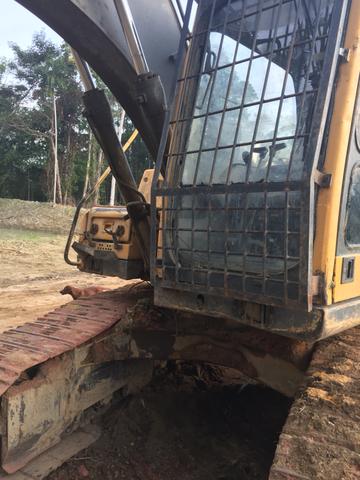 Escavadeira ec140BLCM valor 100 mil pra o comprador trocar a bomba hidráulica 25 a 30 mil - Foto 6