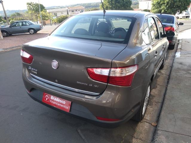 Gran Siena Essence 1.6 flex Dualogic 2013 43800km - Foto 6