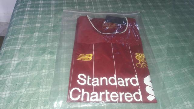 Camisa do liverpool e do Barcelona - Foto 2