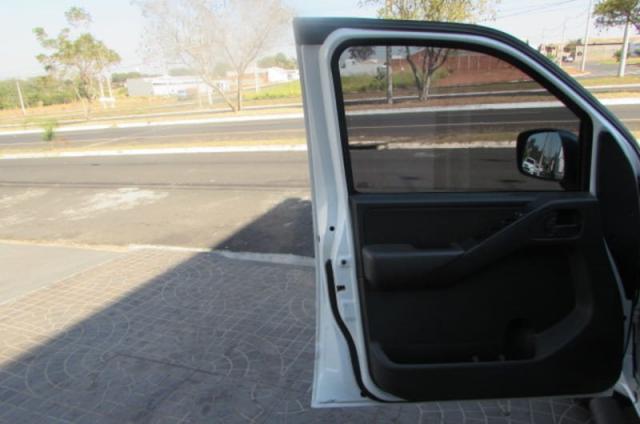 NISSAN FRONTIER 2011/2012 2.5 SE ATTACK 4X4 CD TURBO ELETRONIC DIESEL 4P MANUAL - Foto 11