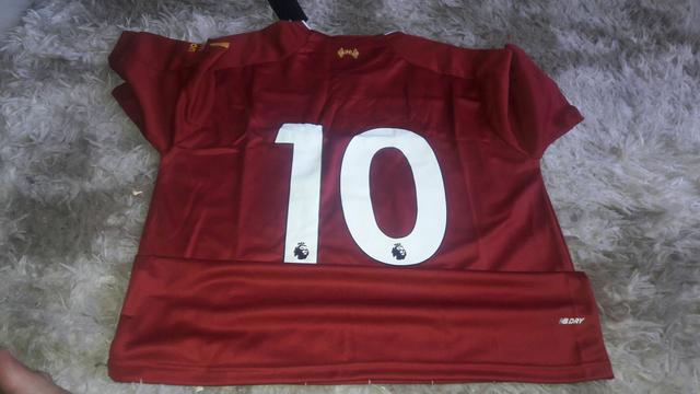 Camisa do liverpool e do Barcelona - Foto 4