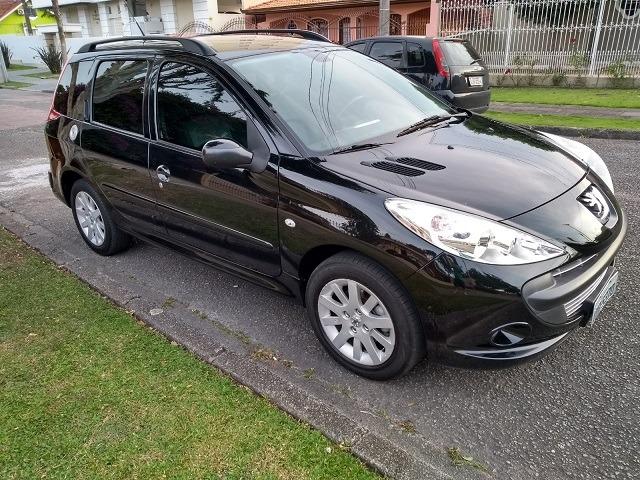 Peugeot 207 SW. Automático. Ar Digital e Bancos de Couro! Muito Conservado! - Foto 5
