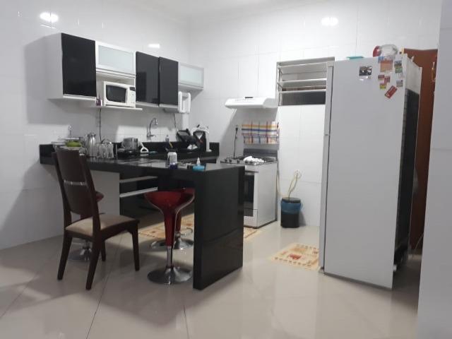 Linda casa com quintal grande em área nobre do centro de Vitoria!