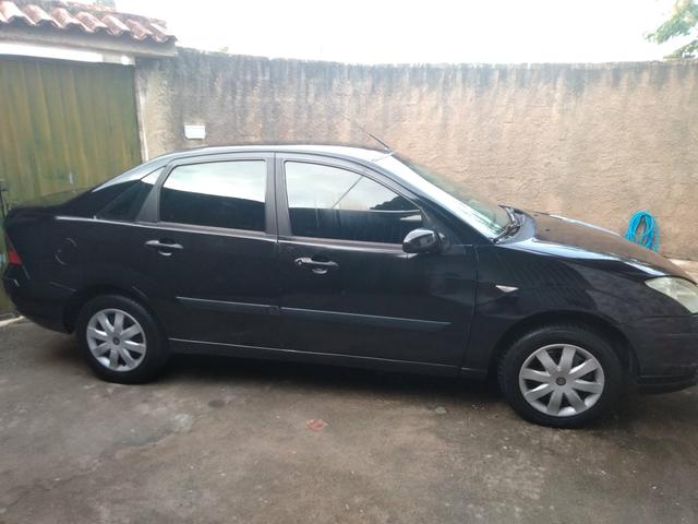 Focus sedan 1.6 glx zetec - Foto 3