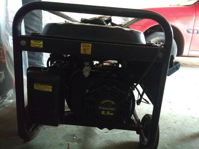 Vendo gerador Matsuyama a gasolina 3500 6,2hp , valor 1600 super conservado