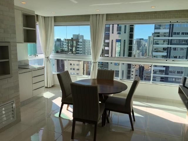 Apartamento 3 suítes Decorado Meia praia - Foto 9