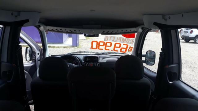 Fiat Doblo Essence 1.8 Flex 16V 5p - Prata - Foto 8