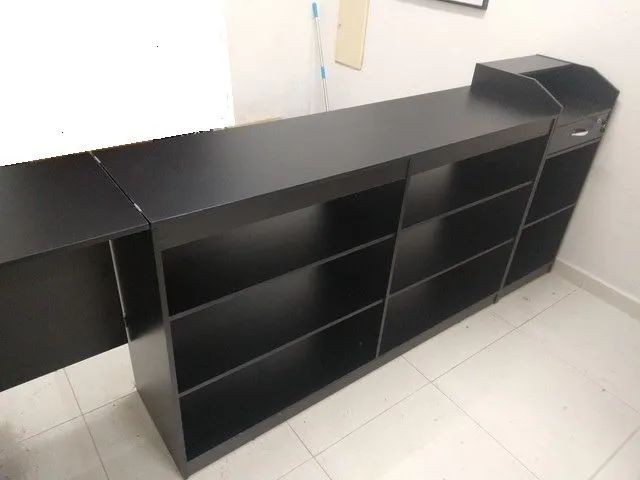 Balcão Caixa e Vitrine com porta - Foto 2