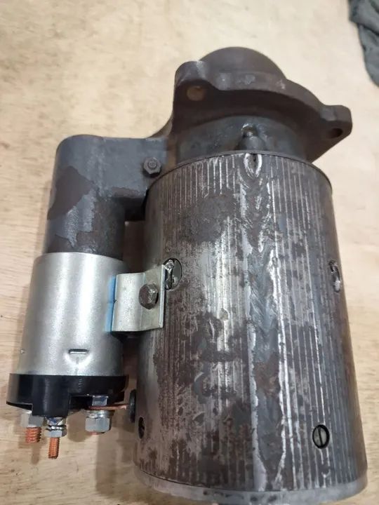 Motor de partida 12v.