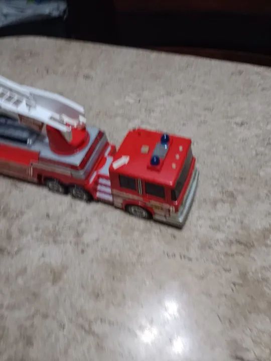 Caminhão de bombeiros com comando de voz. ?Especial para colecionadores. Raro?