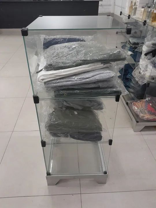 Balcao modulado de vidro com base de aluminio - Foto 2