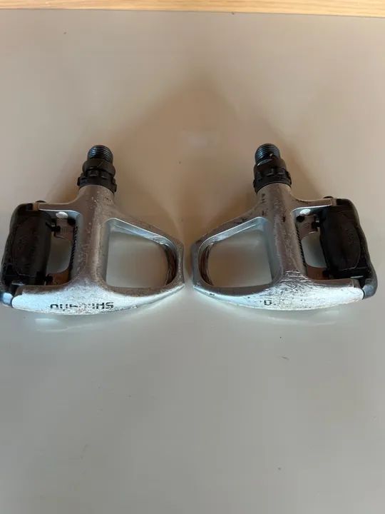 Pedais Speed Shimano R540 - Foto 4