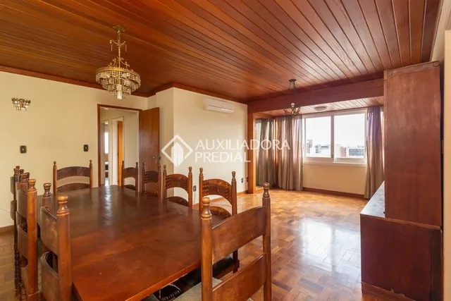 Apartamento com quatro quartos e duas suítes