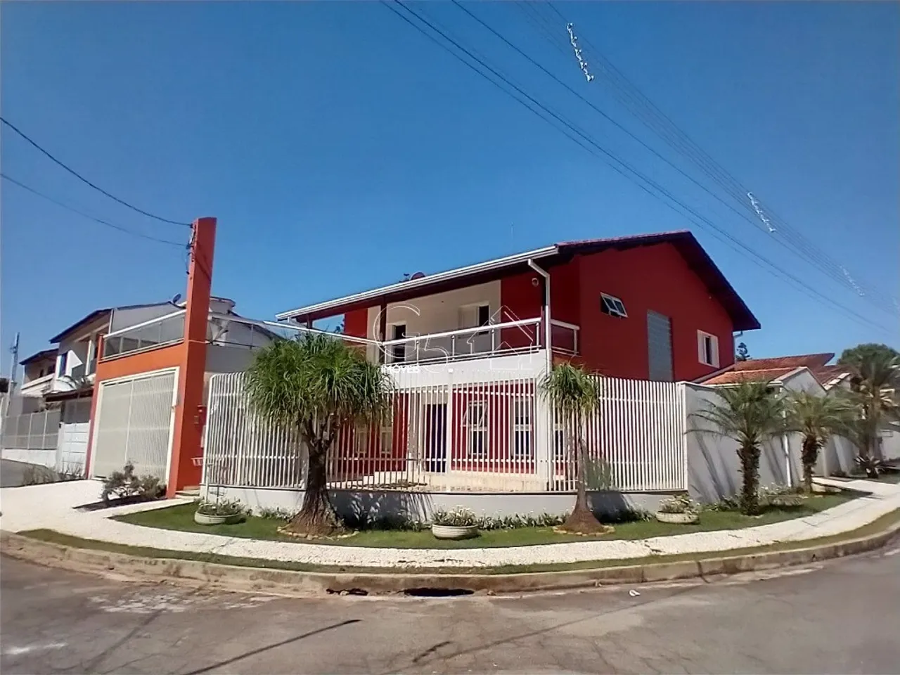 Luxuosa Casa em Condomínio à Venda em Nova Caieiras - 3 Quartos, 3 Suítes, 2 Salas, 4 Banh