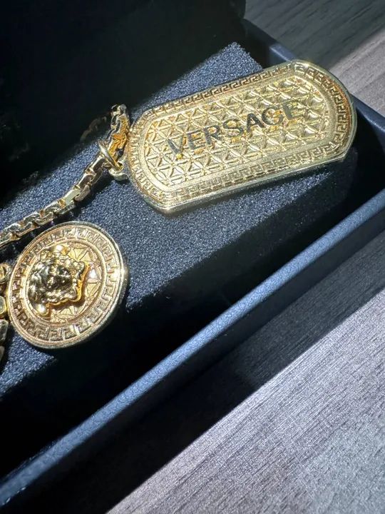 Corrente com pingente dog tag Versace
