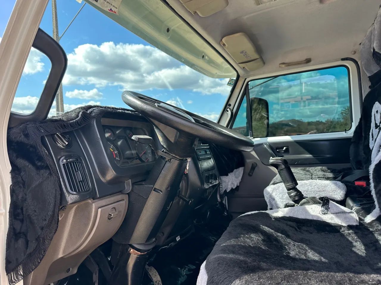 VW 8.160 prancha 2015 com asa delta - Foto 14