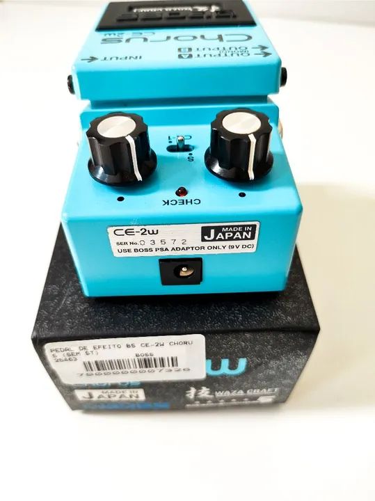 ギター BOSS CE-2w Chorus Waza Craft Pedal Chorus Boss CE-2W Chorus Waza Craft Edição Especial