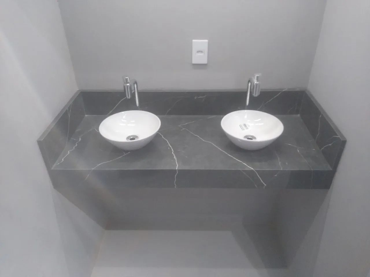 Pia em porcelanato  - Foto 4