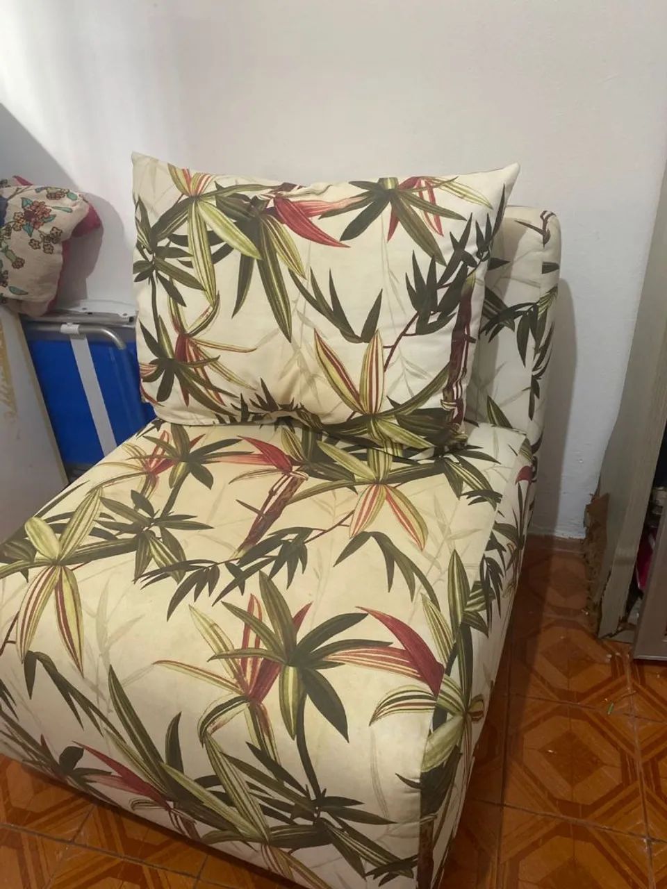 Poltrona com almofada 