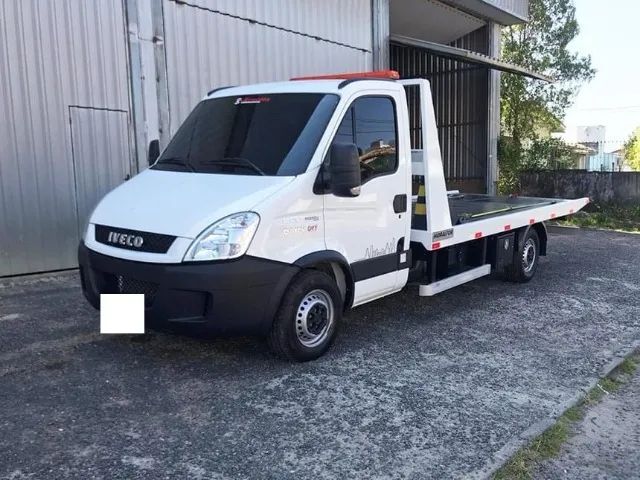 IVECO DAILY GUINCHO PLATAFORMA 2015