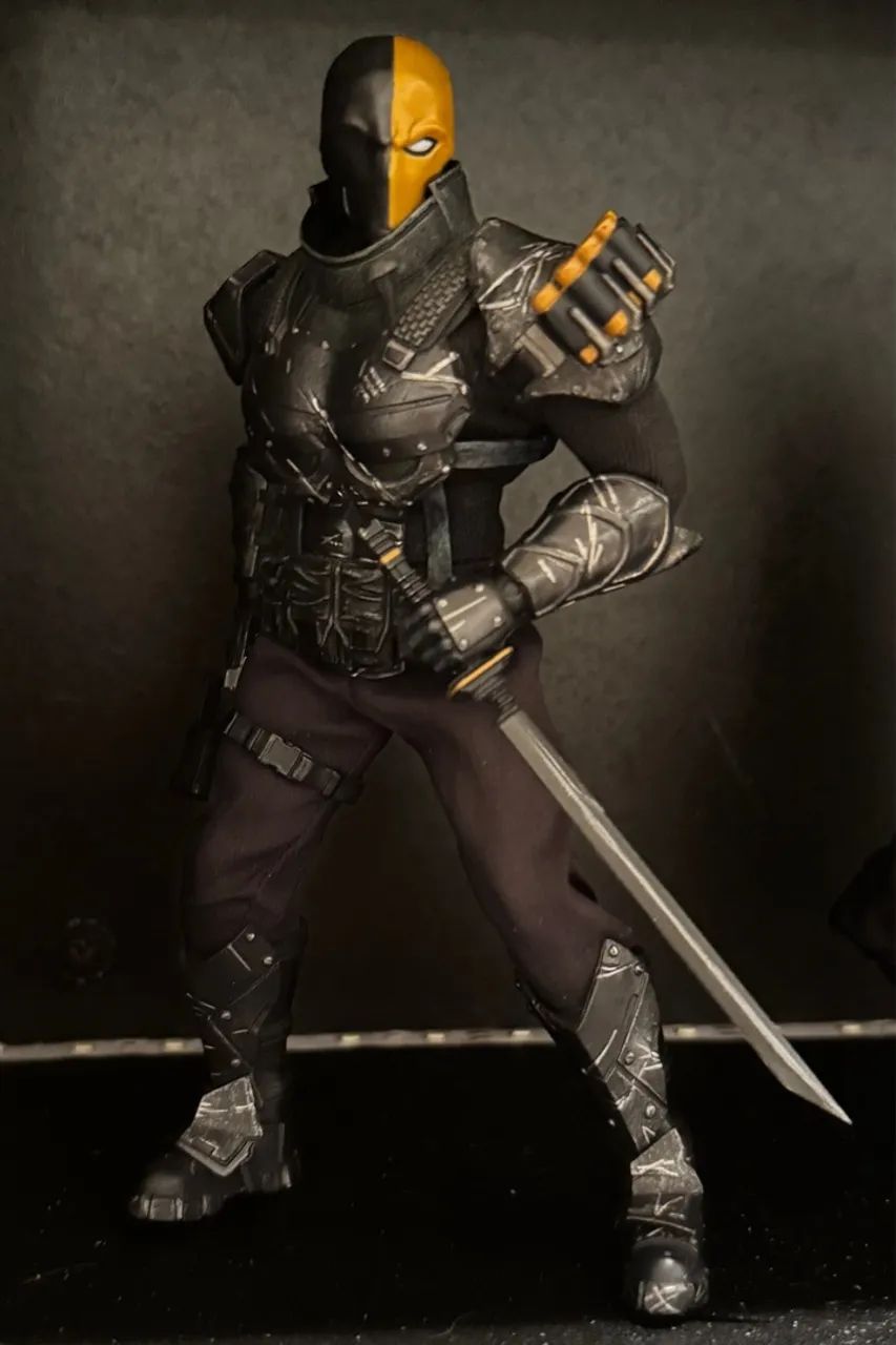 Mezco One12 Deadstroke Px! - Foto 5