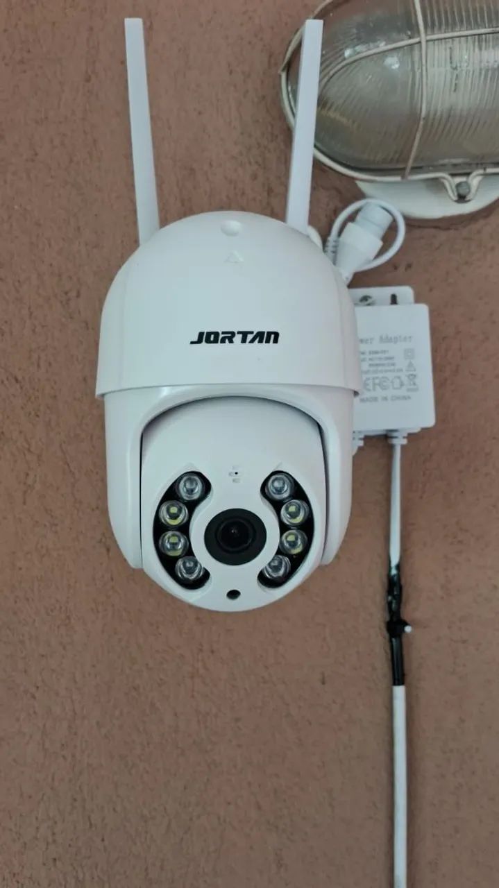 Instalação de Câmeras Wi-Fi e Cabeadas