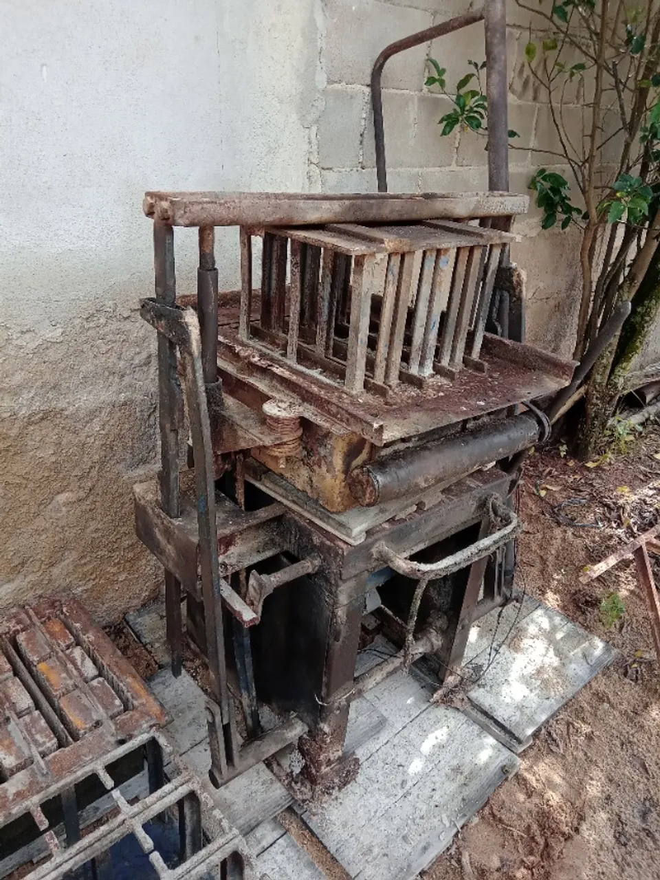 MÁQUINA DE FAZER BLOCOS