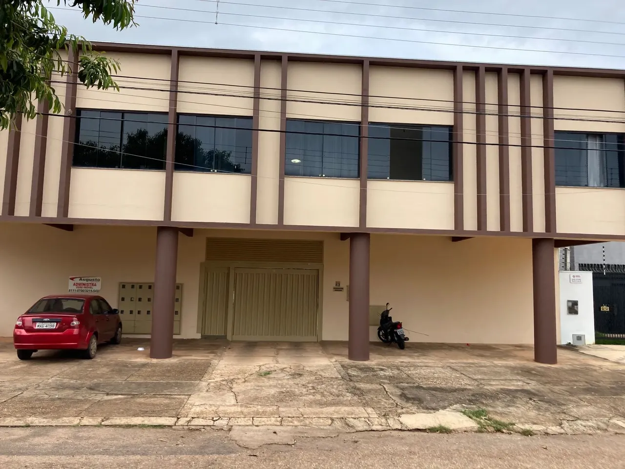 Kit de 1/4, sala, cozinha e banheiro, condomínio bem no centro da 104 norte.